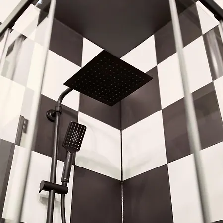 Magnolia Modern By Bookinghost *