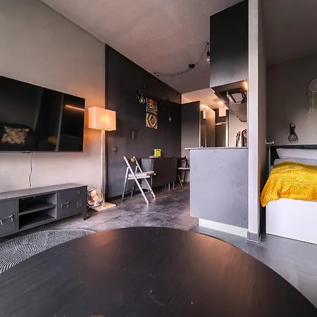 Magnolia Modern By Bookinghost Wroclaw