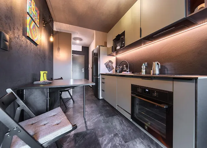 Magnolia Modern By Bookinghost