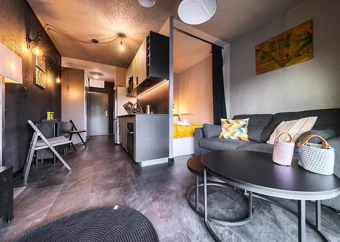 Magnolia Modern By Bookinghost Βρότσλαβ