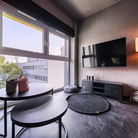 Magnolia Modern Apartment