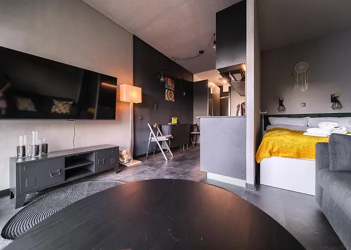 Magnolia Modern By Bookinghost Wrocław